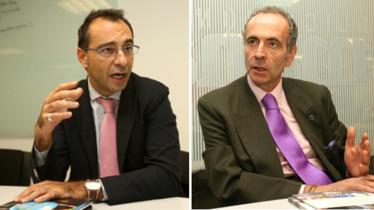 El profesor y especialista en el proceso de paz Julio César Herrero (izq) y el presidente del Instituto de Altos Estudios Europeos, Gustavo Palomares.