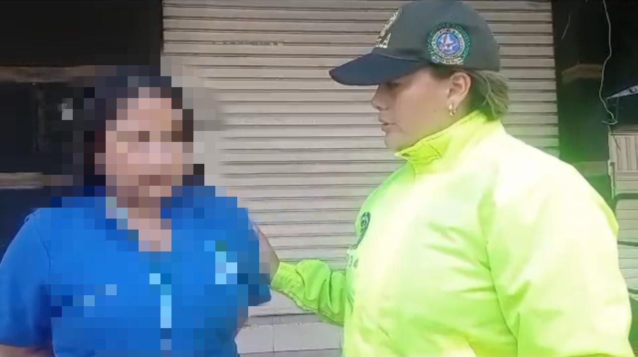 La mujer fue capturada tras recibir más de  dos millones de pesos, producto de la extorsión.