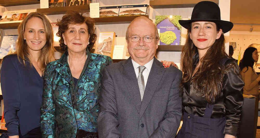María Villegas, Clara Lucía Salazar, Benjamín Villegas y Laura Villegas.