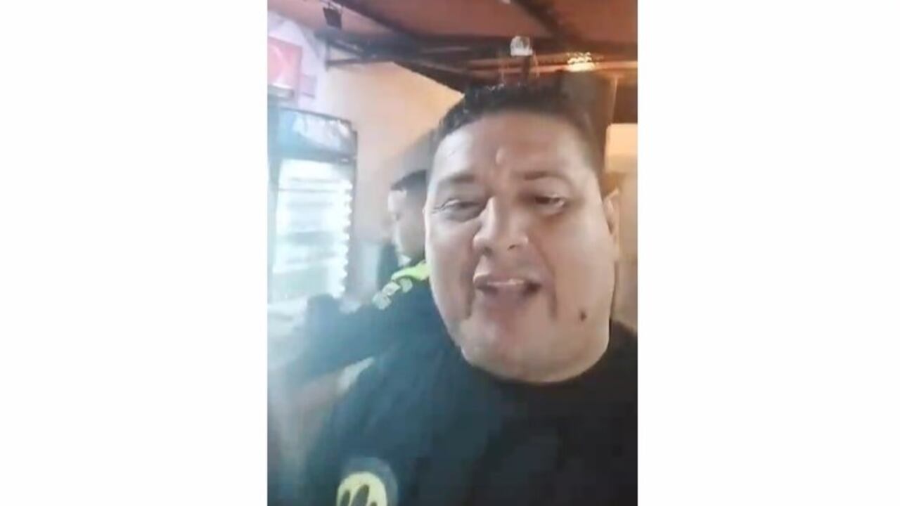 Con video de hombre reconociendo sobornos, Fiscalía investiga escándalo de corrupción en la Policía de Santa Marta