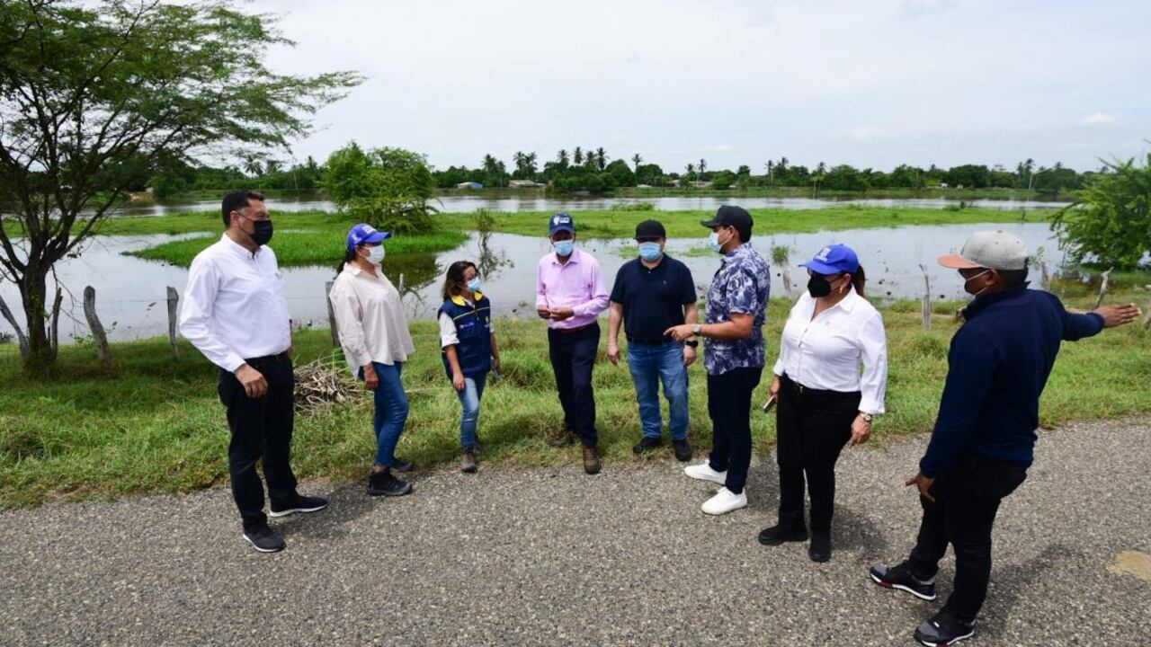 Autoridades en Santa Lucía Atlántico