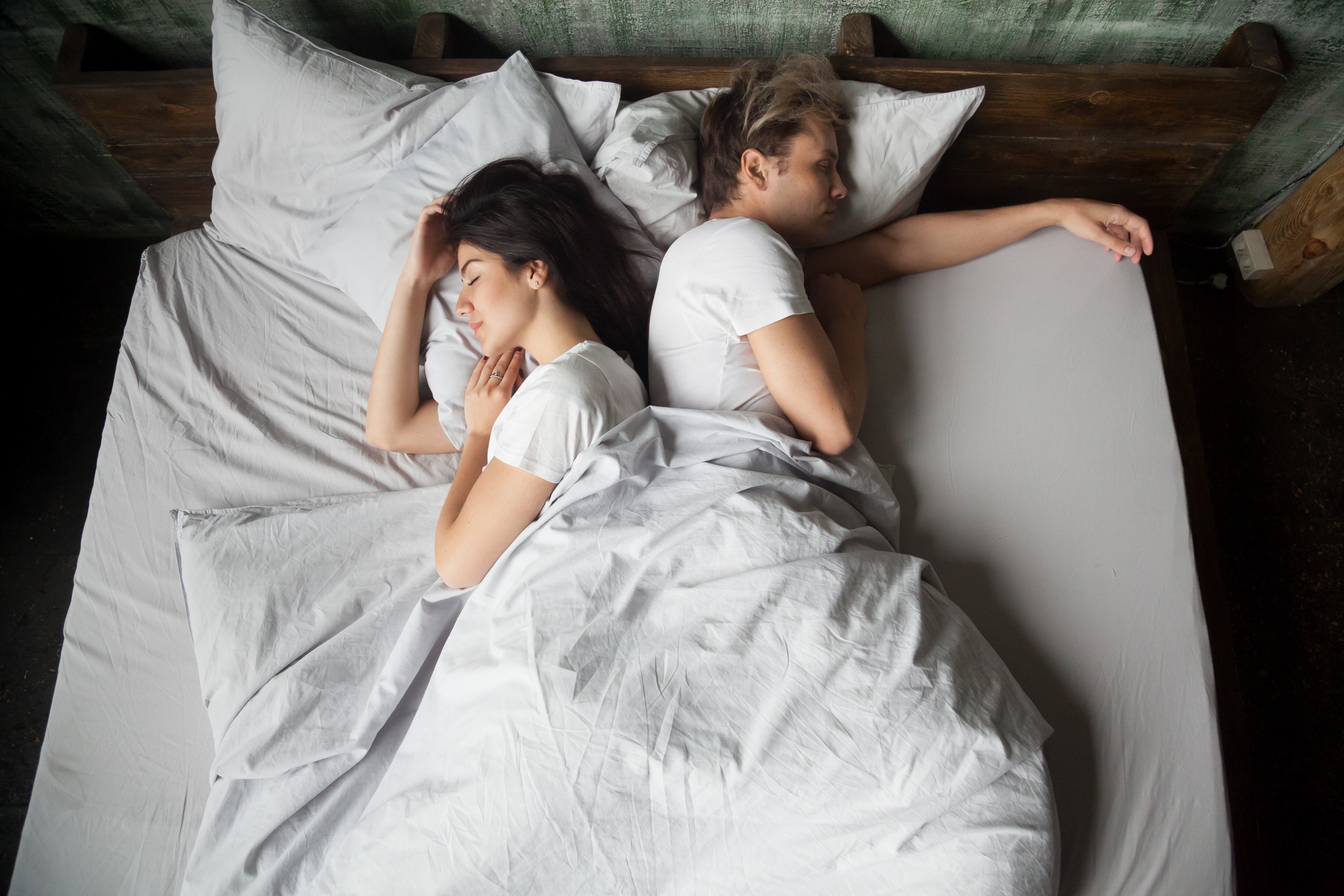 Dormir en pareja reduce los niveles de estrés.