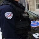 Francia: Hombre ataca con cuchillo a una policía cerca a Nantes