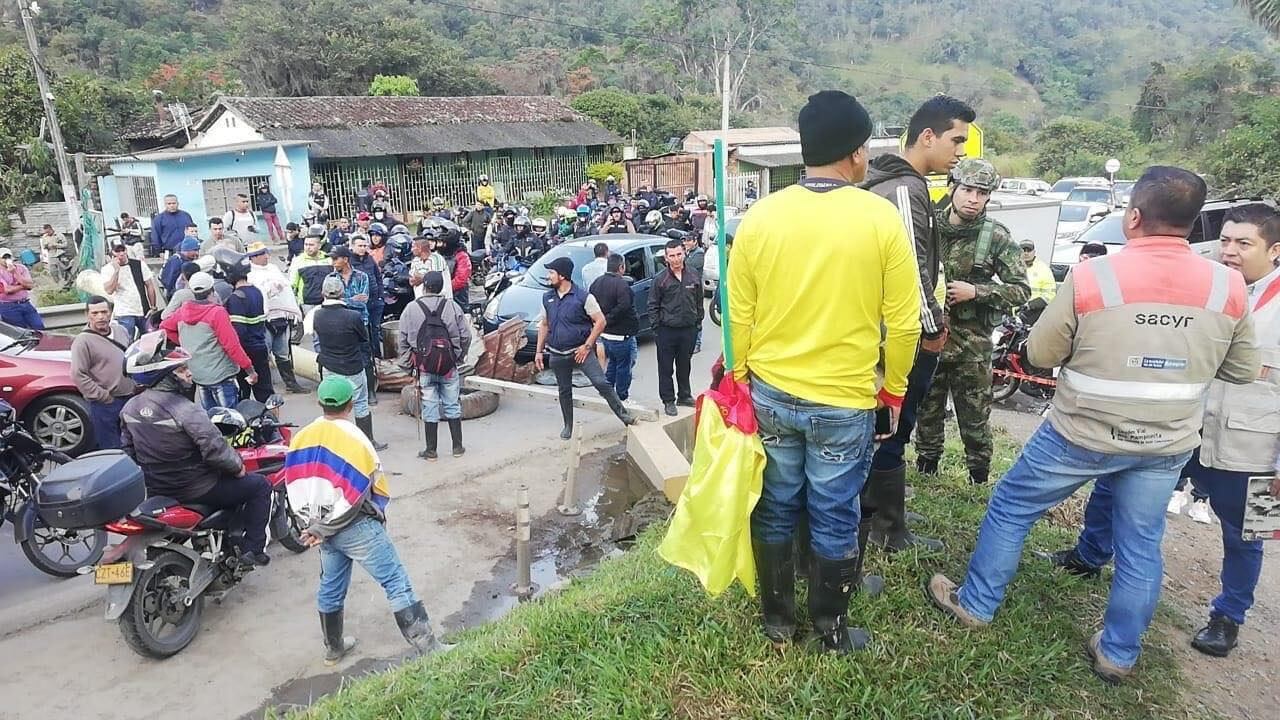 El Ejército Nacional hace presencia ante las manifestaciones pacíficas.