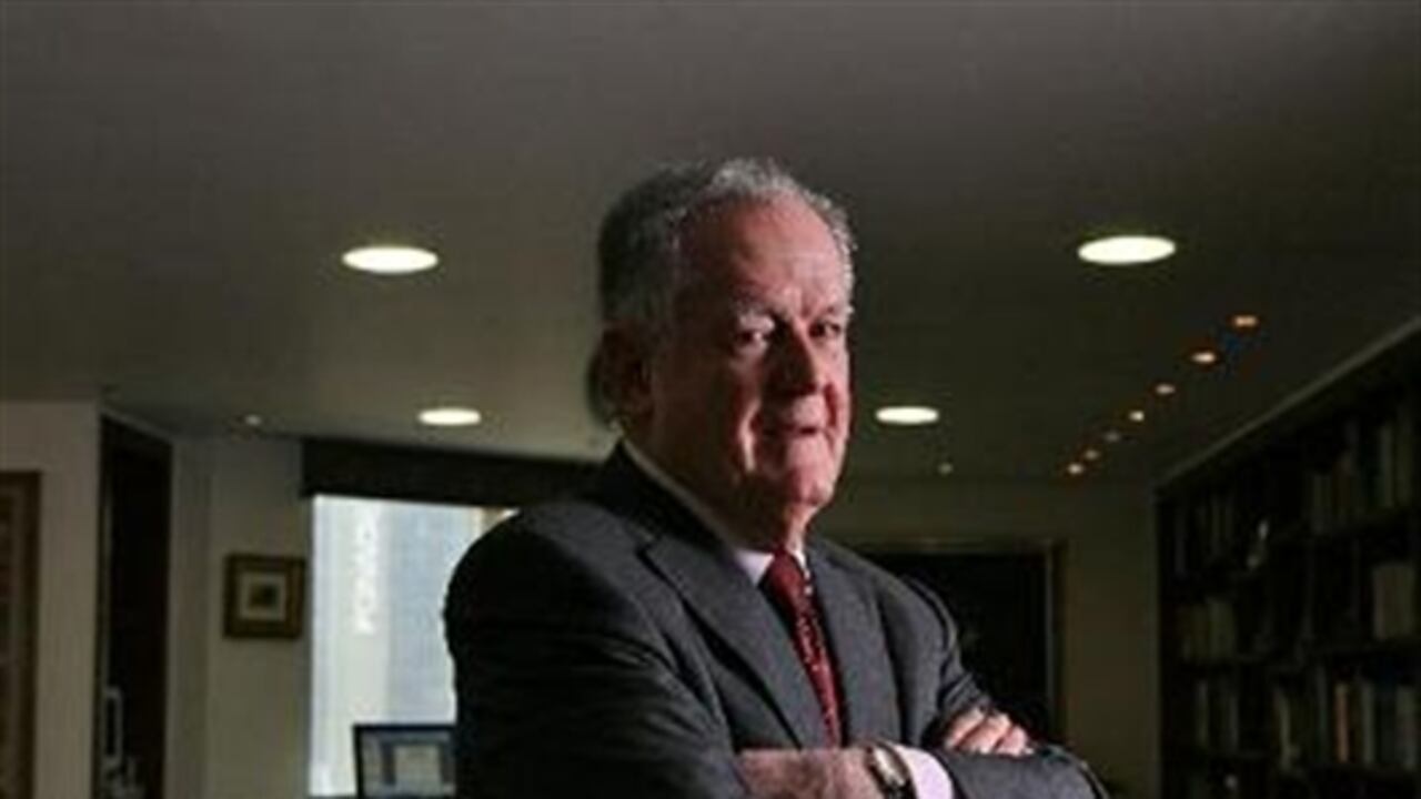 Luis Carlos Sarmiento Angulo.