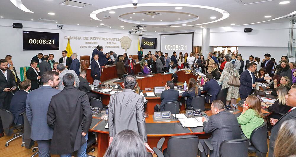  En los próximos días, la Comisión Séptima de la Cámara empezará a votar el articulado de la reforma a la salud. Este fin de semana, los ministros buscarán consensos para lograr su aprobación.