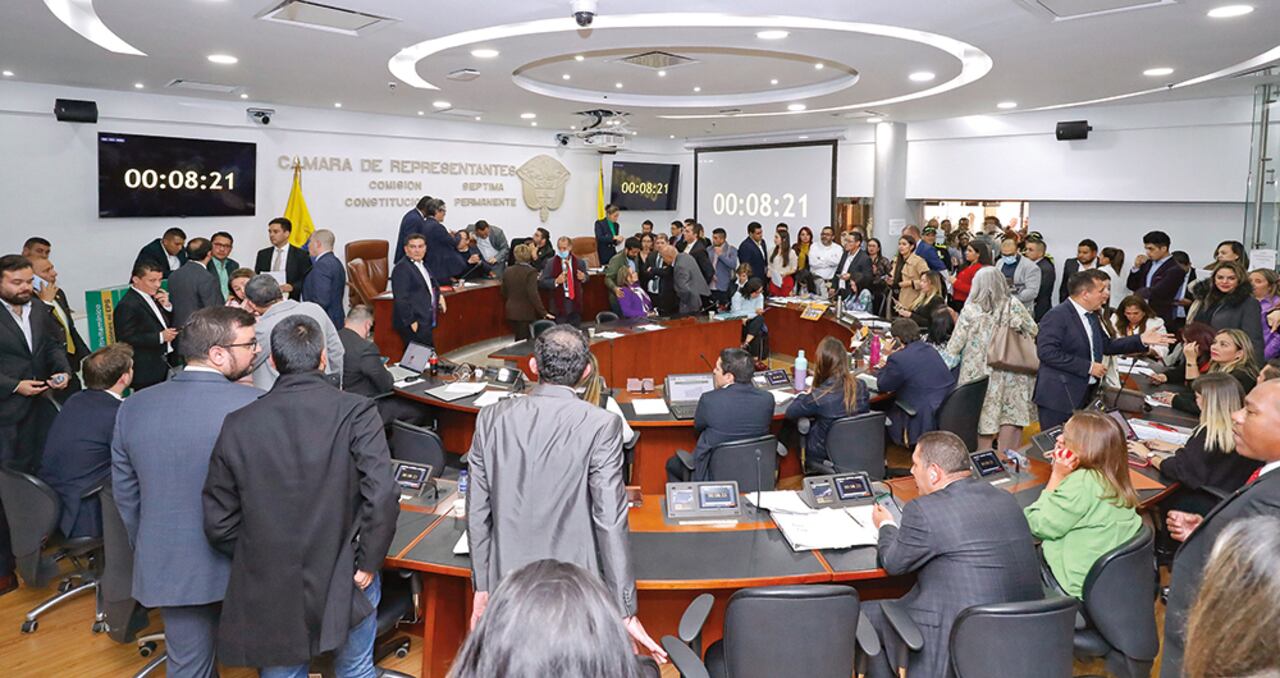 En los próximos días, la Comisión Séptima de la Cámara empezará a votar el articulado de la reforma a la salud. Este fin de semana, los ministros buscarán consensos para lograr su aprobación.