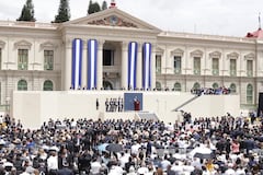 El presidente de El Salvador, Nayib Bukele, pronuncia su discurso inaugural después de prestar juramento en la Plaza Barrios en San Salvador, El Salvador, el 1 de junio de 2019.