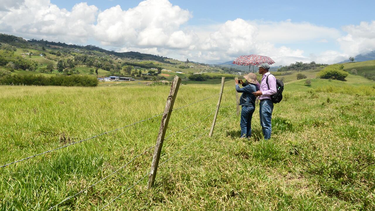 Orden: Restitución de tierras en el Darién a dos familias vallecaucanas. foto José L Guzmán. El País