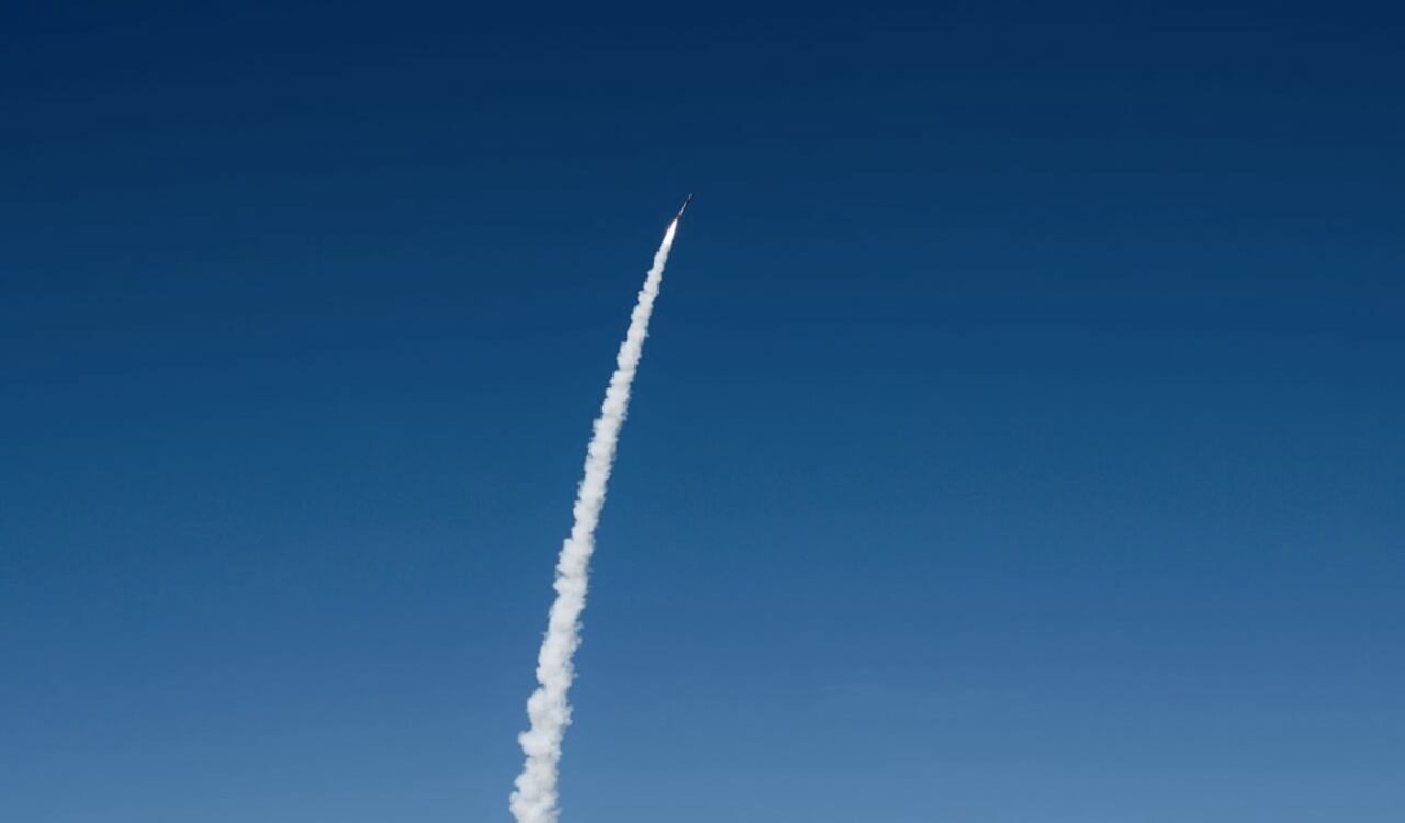 Los mechones de los expresidentes viajarán miles de kilómetros lejos de la Tierra