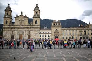 Plaza de Bolívar, filas de ingreso a la Plaza de Armas