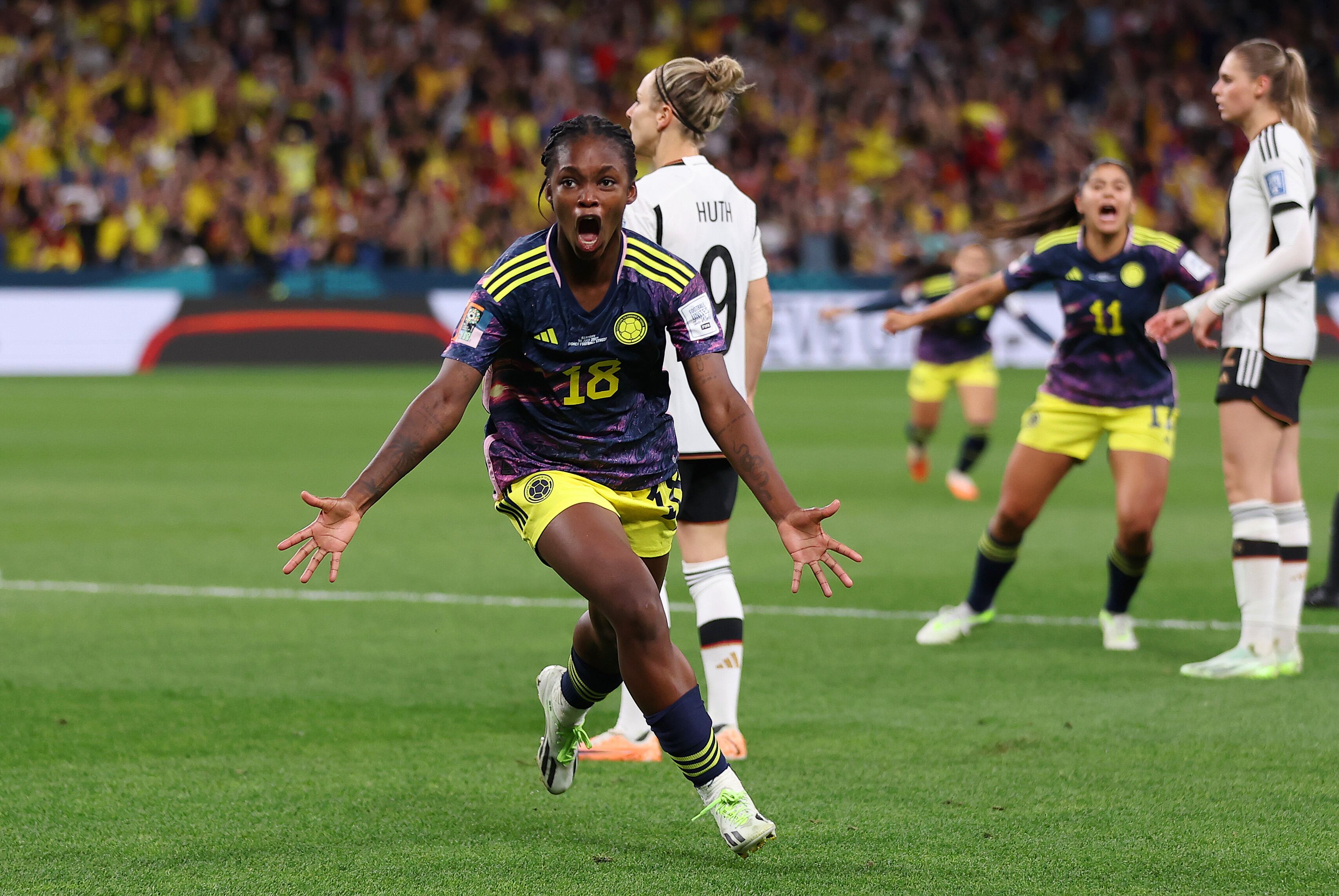 Linda Caicedo celebrando su gol ante Alemania