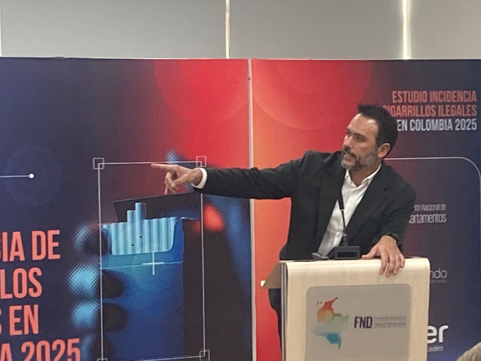 Mauricio Orozco, gerente de Invamer, en la presentación del Estudio de Cigarrillos y contrabando