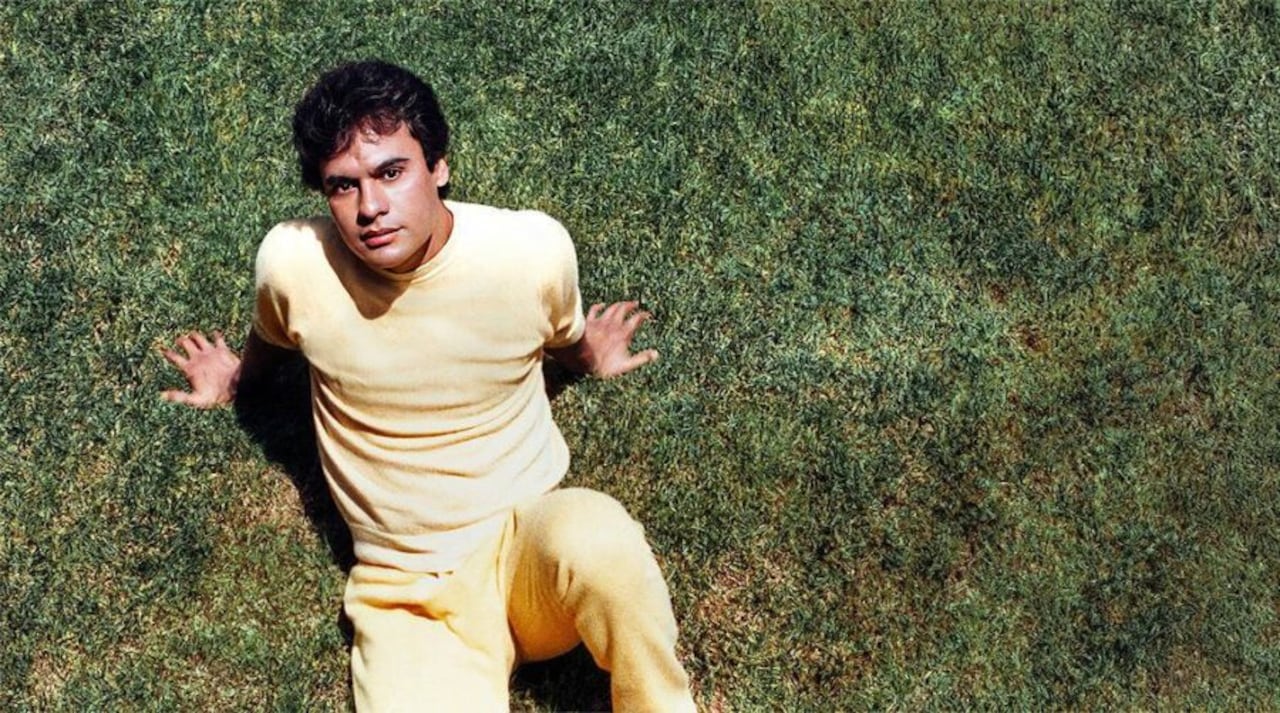 La miniserie documental sobre Juan Gabriel lleva como título uno de sus famosos estribillos: Debo, Puedo y Quiero.