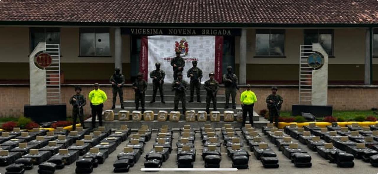 El Ejército Nacional ubicó en Silvia, Cauca, un deposito ilegal con 7 toneladas de marihuana pertenecientes a la estructura Dagoberto Ramos, de las Farc.