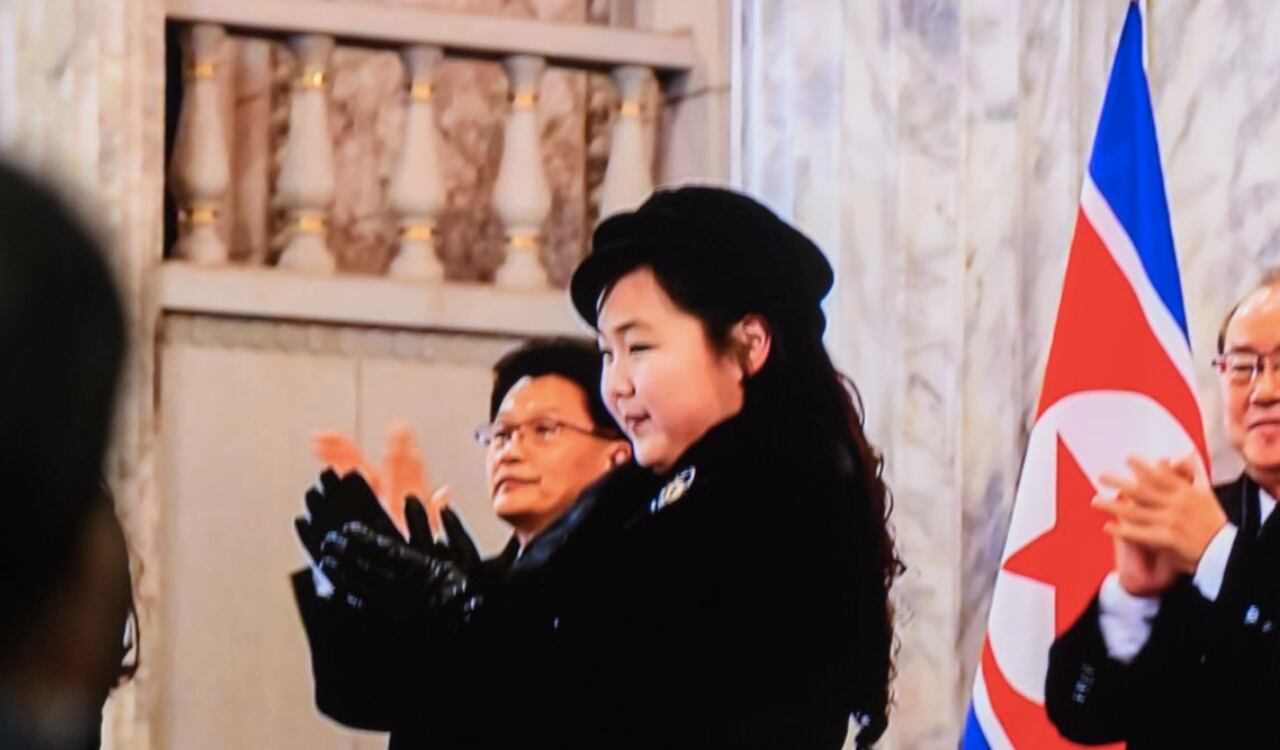 La apariencia física de Kim Jo Ue en un país que padece hambre, tiene enojados a algunos habitantes, quienes no pueden dar a conocer su identidad