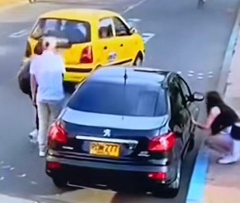 Hombre infiel se las da de vivo y esconde a su amante en el baúl mientras enfrenta a su pareja