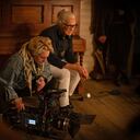 THE POWER OF THE DOG (L to R): ARI WEGNER (DIRECTOR OF PHOTOGRAPHY), JANE CAMPION (DIRECTOR,PRODUCER) in THE POWER OF THE DOG. Cr. KIRSTY GRIFFIN/NETFLIX © 2021