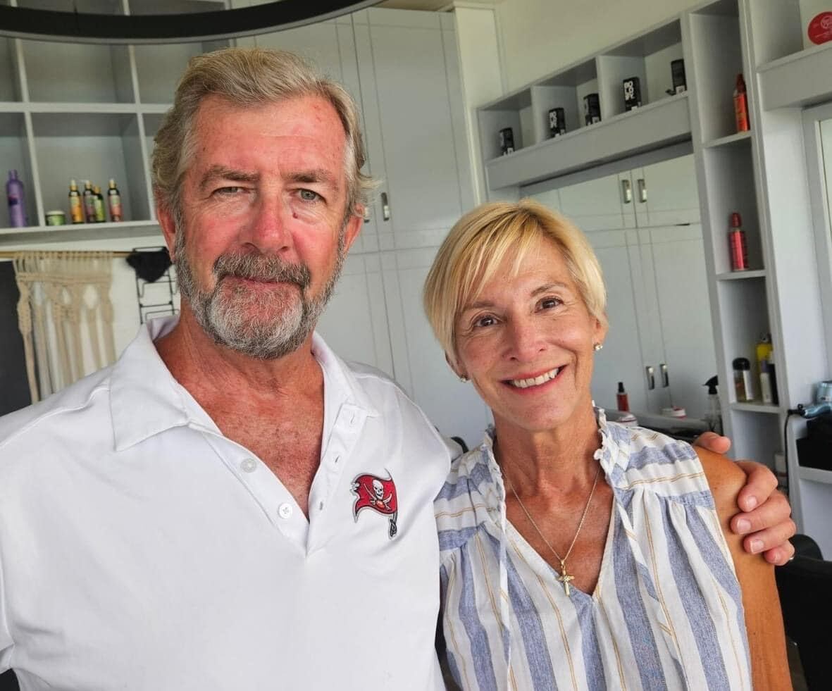 Poco después de que el incidente fuera denunciado a la policía, salió la noticia de que tres presos peligrosos habían escapado de una prisión de Granada y estaban en libertad