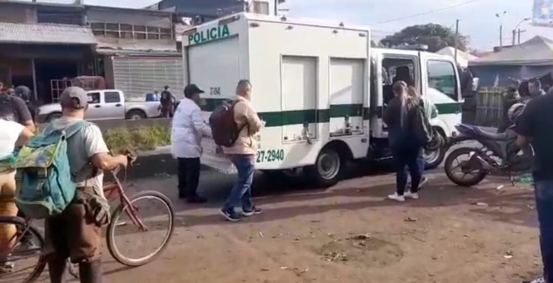 Los autores del doble crimen en la galería Santa Elena están siendo buscados.