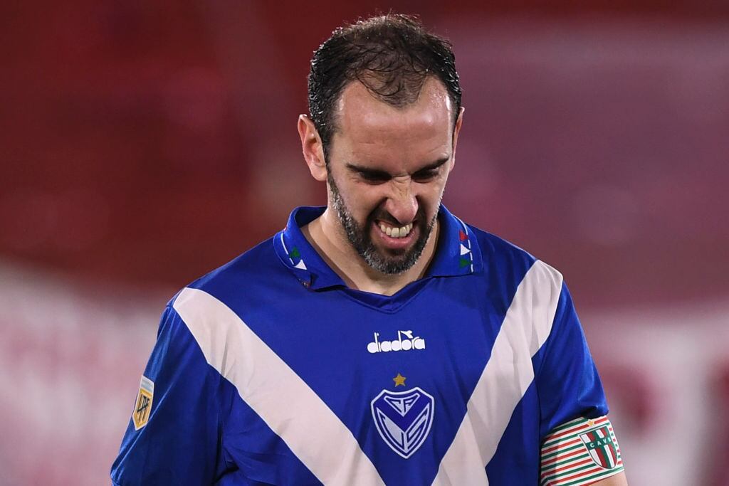 El uruguayo Diego Godín se retiró del fútbol a sus 37 años.