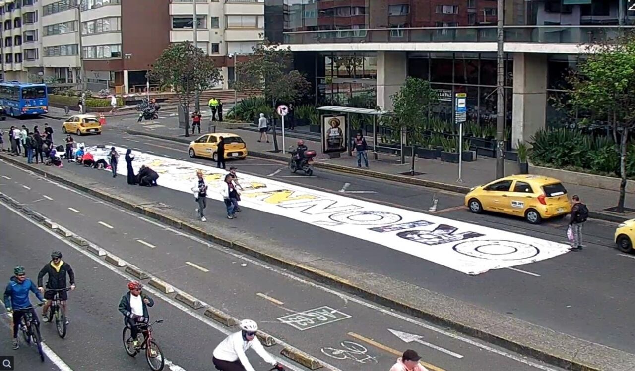 Plantón carrera 7