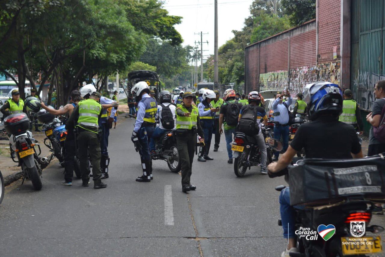 Agentes de tránsito en Cali.