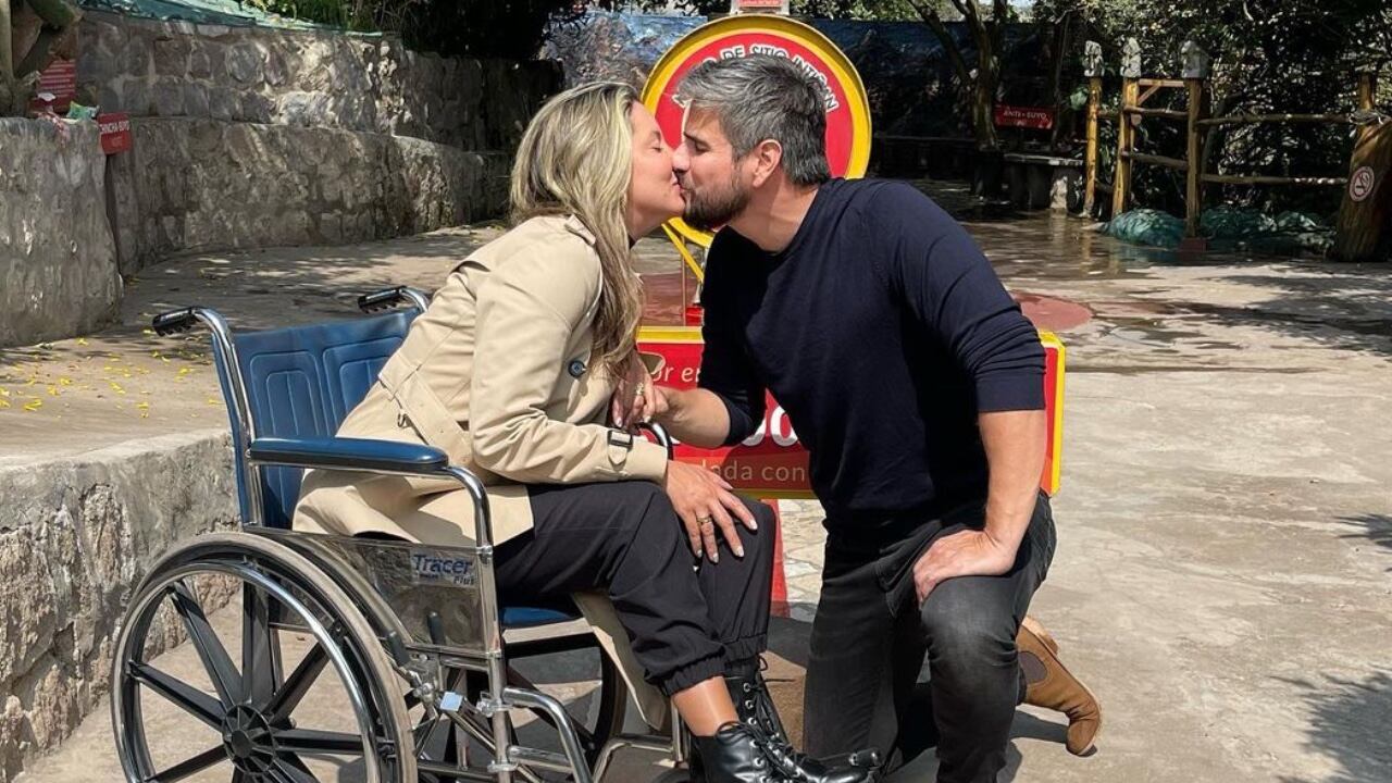 Daniella Álvarez está en medio de su tratamiento para curar su pie derecho.