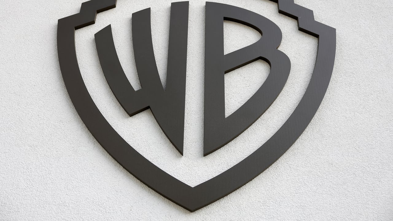 Logo de la empresa Warner Bros podrá ser adquirida por Netflix.