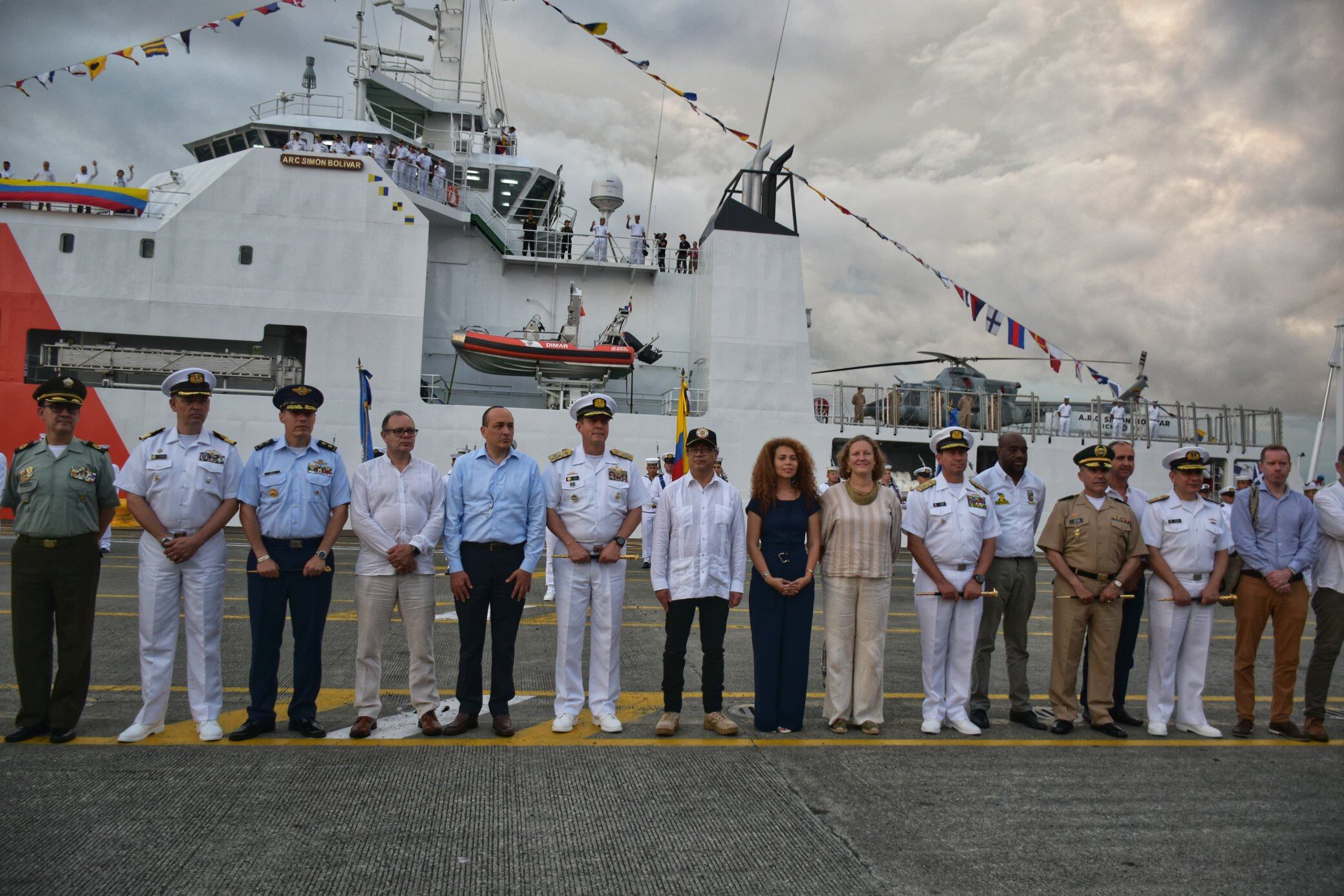 El buque está dotado con todas las herramientas y capacidades de navegación para desarrollar misiones en la Antártida, brindar apoyo científico en operaciones y, además, la toma de muestras en el subfondo marino.