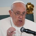 El papa Francisco ofrece un discurso durante un encuentro con autoridades y representantes de la sociedad civil en la Gran Galería del Castillo Real de Laeken, el 27 de septiembre de 2024, en Bruselas. (AP Foto/Andrew Medichini)