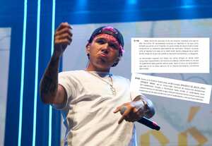 Beele denuncia cantante