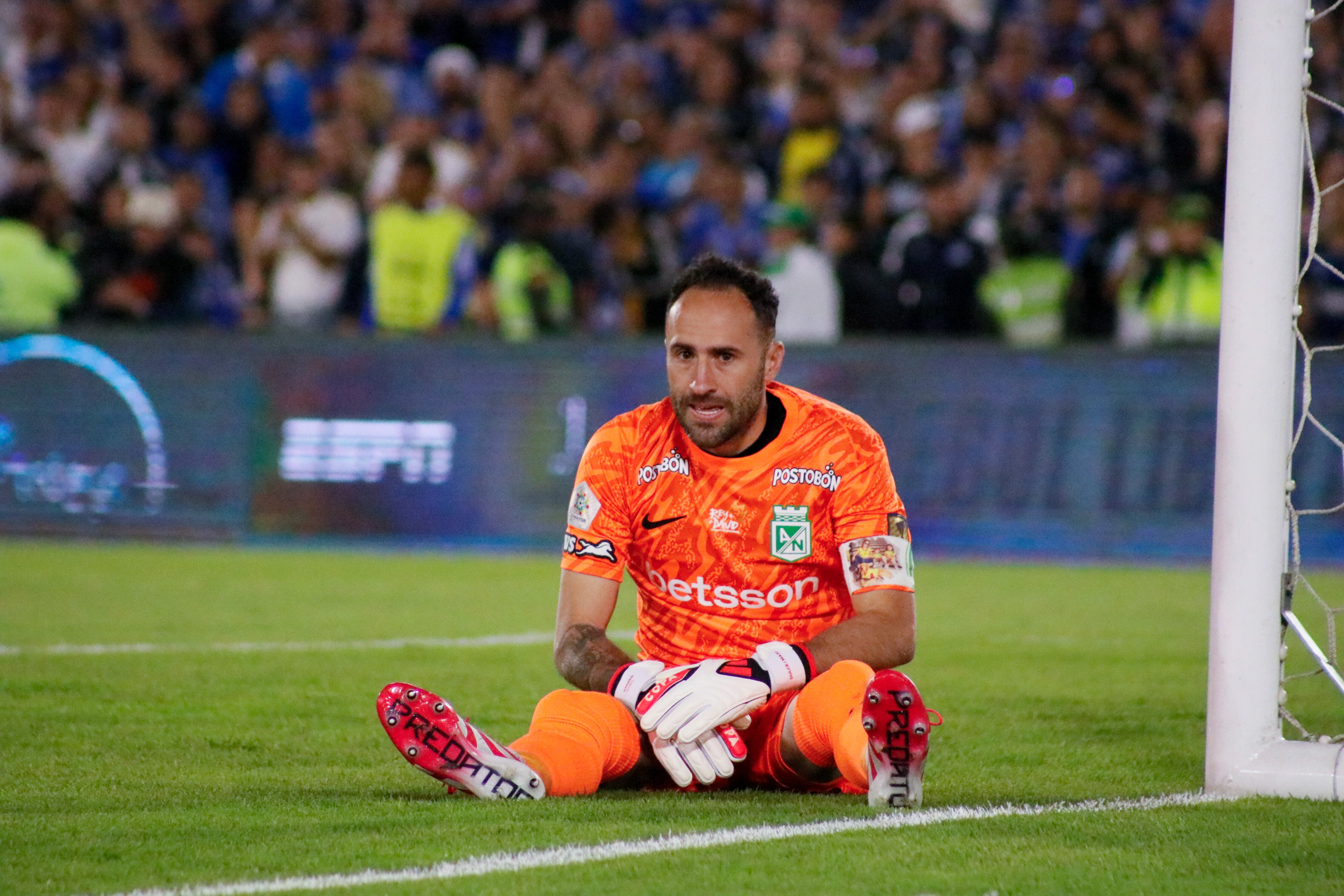 Atletico Nacional's Goalkeeper David Ospina (R) during the BetPlay Dimayor League match between Millonarios F.C and Atletico Nacional in Bogota, Colombia's El Campin Stadium April 13, 2025. (Photo by: Jorge Londono/Long Visual Press/Universal Images Group via Getty Images)