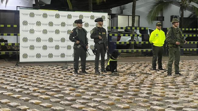 La coca estaba empacada en rectángulos forrados con plástico