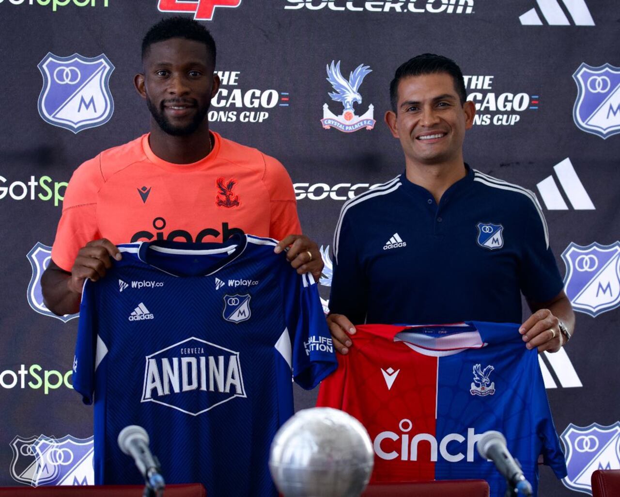 Jefferson Lerma y David Macalister Silva.