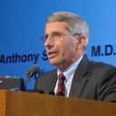 El epidemiólogo más importante de Estados Unidos así lo aseguró a los micrófonos de BBC. Advirtió que las dosis que se producirán para entonces no alcanzaran para vacunar a toda la población del país norteamericano.