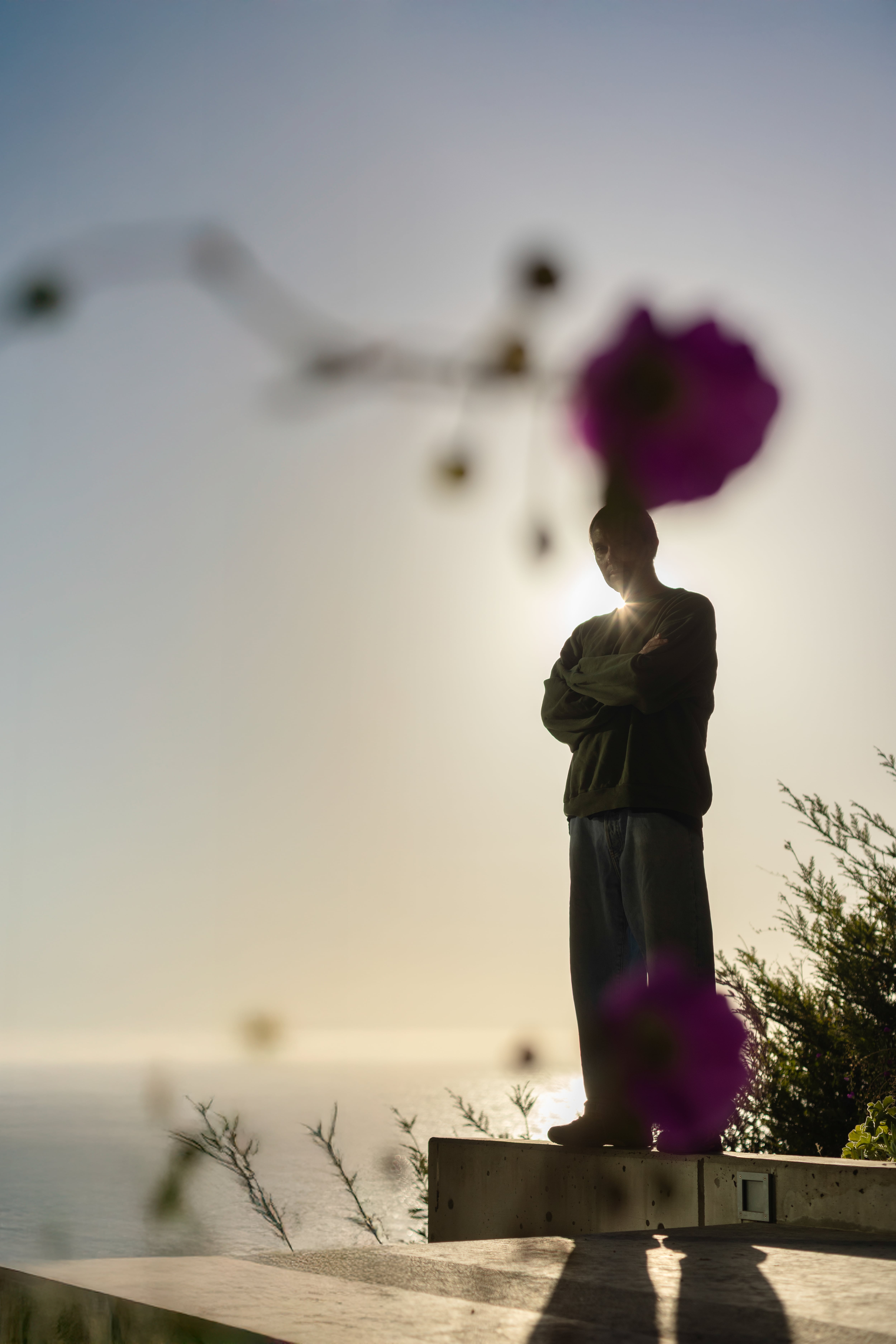 'JOY', el más reciente proyecto de Rhye, publicado en junio de 2026, se centra en la búsqueda de unión en medio de la adversidad a través del amor y la compasión.