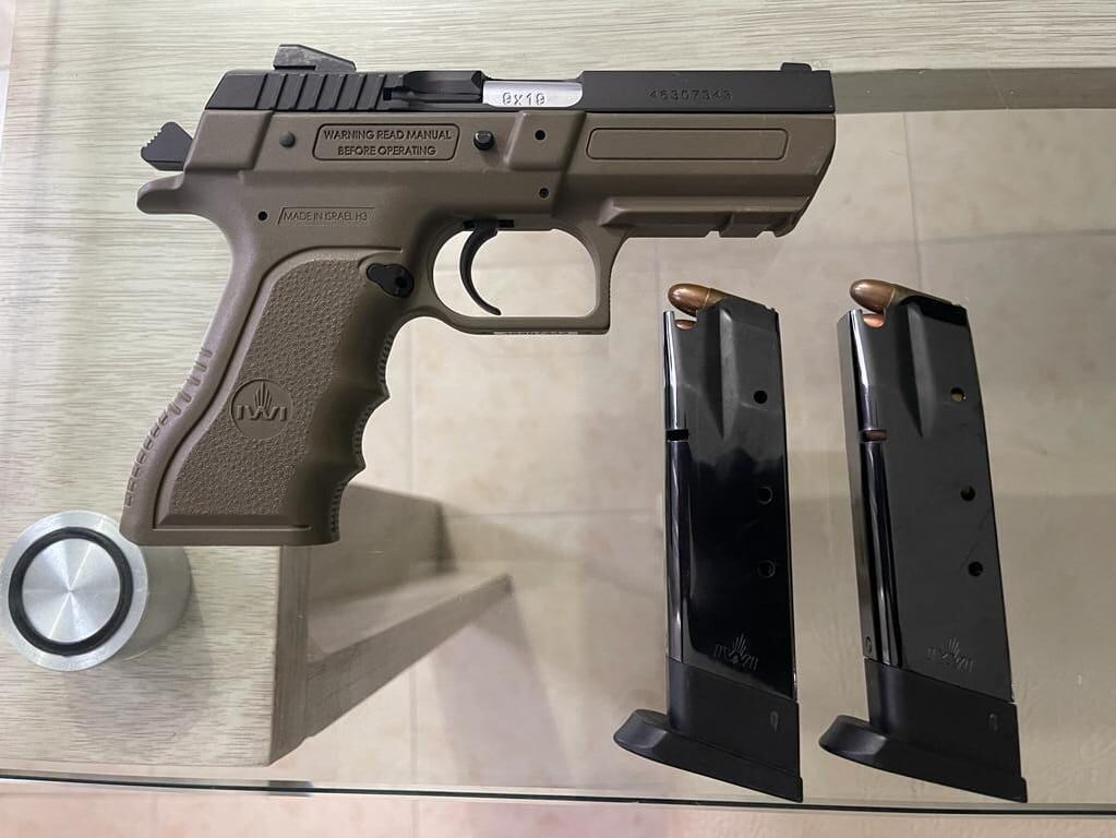 Esta arma de fuego fue incautada en la operación en la que participó la DEA para capturar a los hermanos Rovis Valderrama.