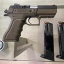 Esta arma de fuego fue incautada en la operación en la que participó la DEA para capturar a los hermanos Rovis Valderrama.