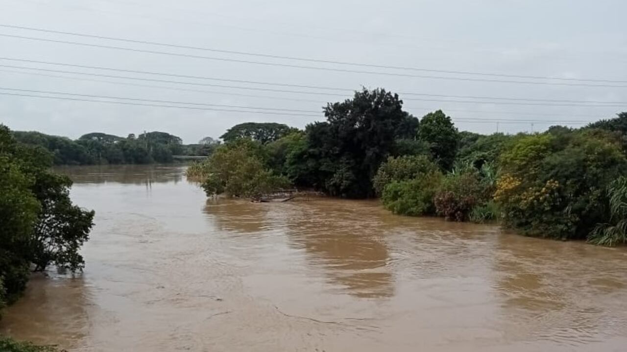 Las lluvias en el Valle incrementaron el nivel del río Cauca en las últimas horas.