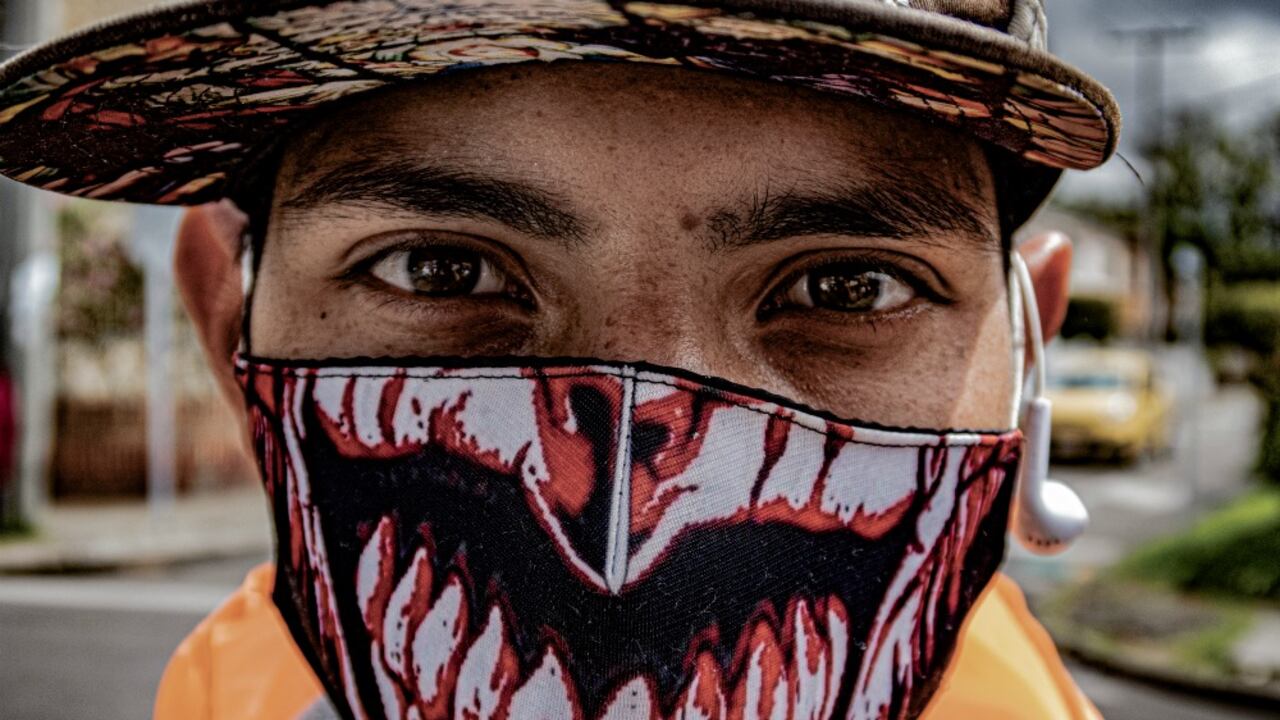 Proyecto 'tapabocas'
Tomás Méndez
www.historiasbienjaladas.co
www.elegante.co