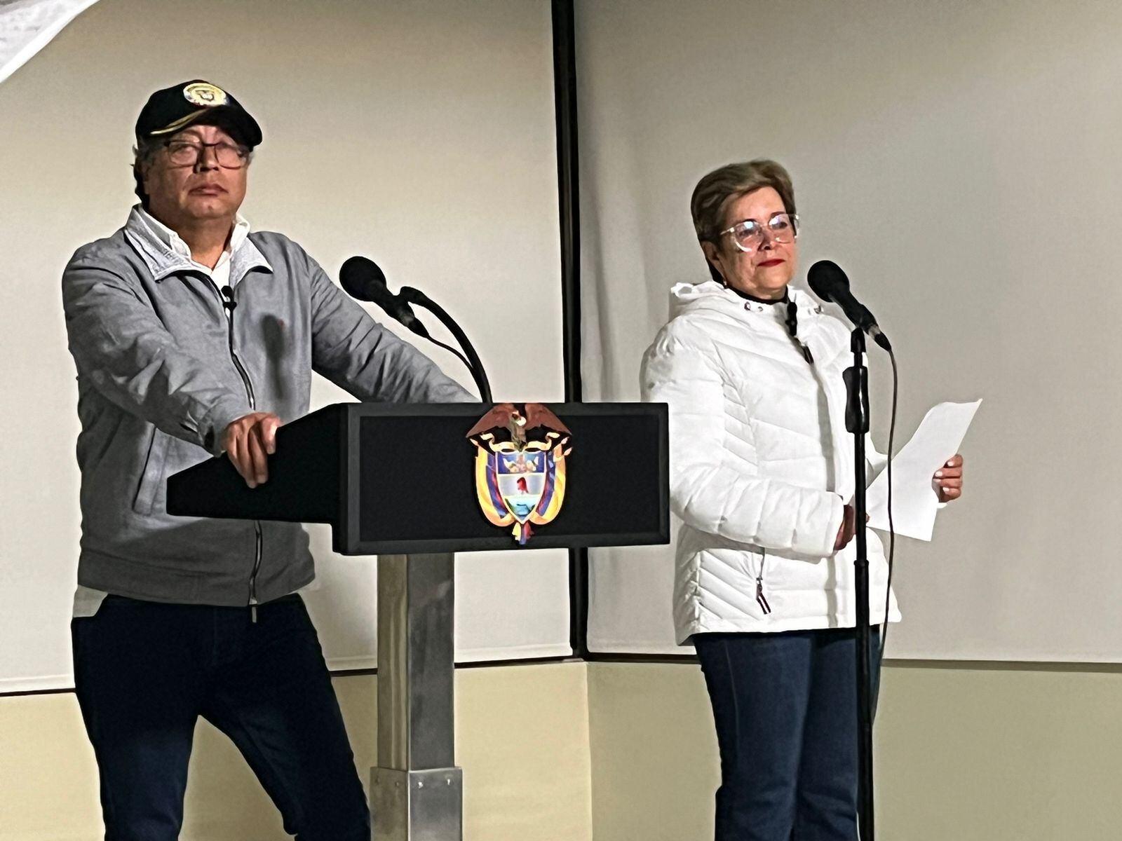 La ministra de Trabajo, Gloria Inés Ramírez y el presidente Gustavo Petro, anunciaron ayer (29 de diciembre) al país la nueva cifra que regirá el salario mínimo en el 2024.
Foto: Cortesía Mintrabajo para El País