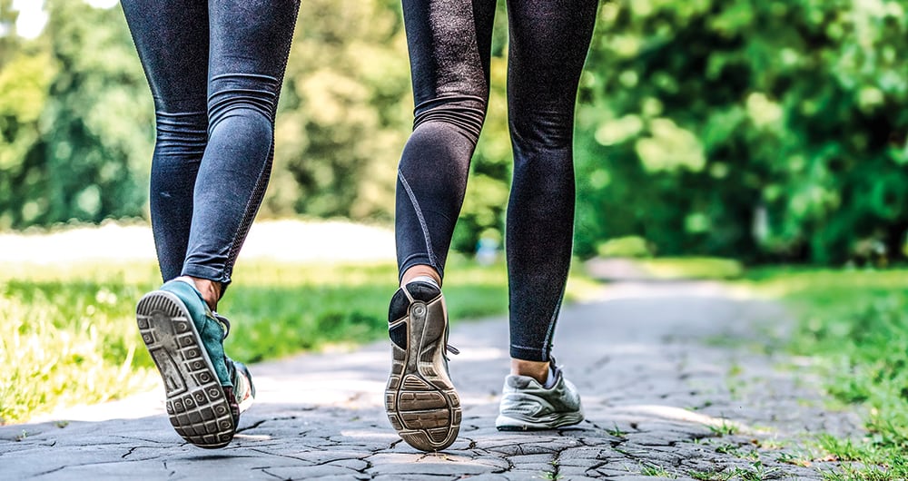 Caminar es una de las mejores formas de practicar actividad física. 