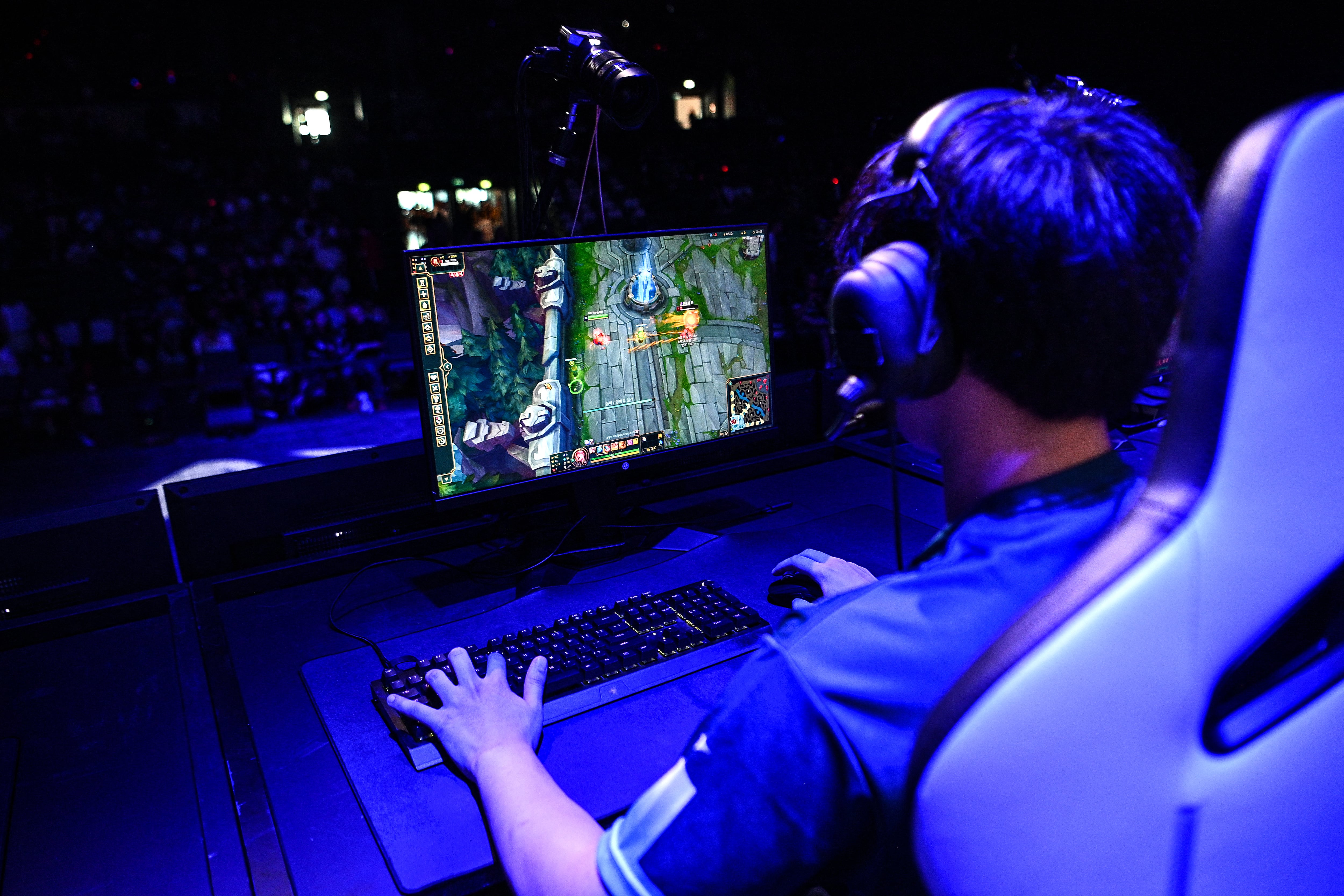 Imagen de cómo se juega los eSports.