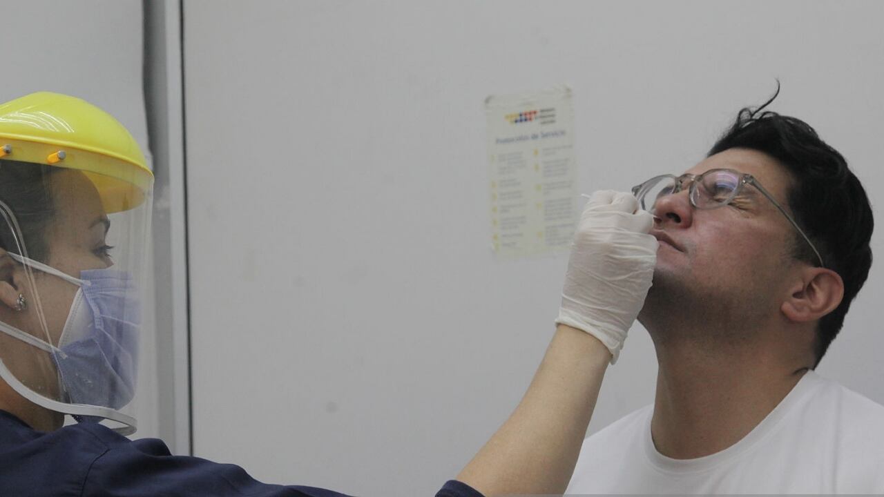 Después de haber padecido un episodio agudo o grave de la covid-19 es normal que un paciente padezca secuelas.