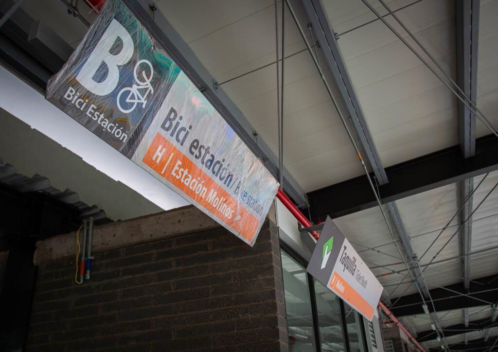 Estación Molinos de TransMilenio