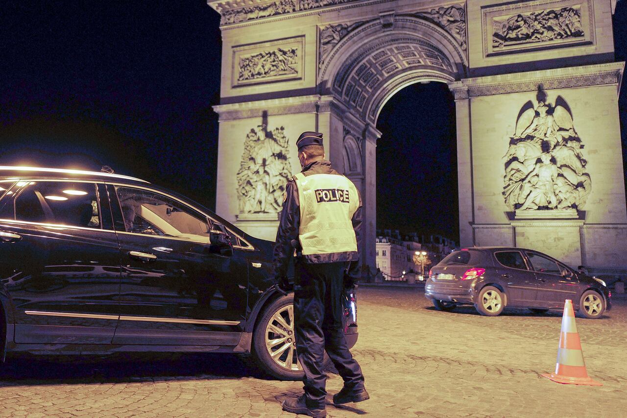 Nueva cuarentena en París.