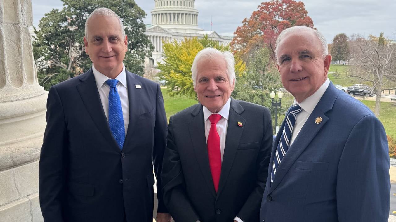 Mario Díaz Balart, Miguel Uribe Londoño y Carlos Giménez.