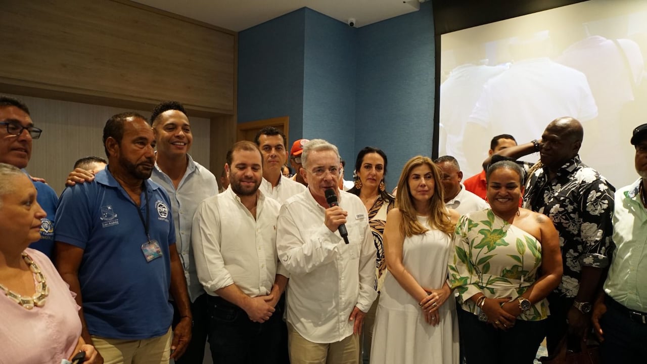 Álvaro Uribe en un evento realizado por el Centro Democrático