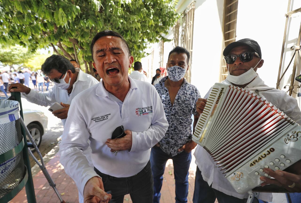 Alfonso Poncho Calderon y Checa Araujo exequias de Jorge Oñate